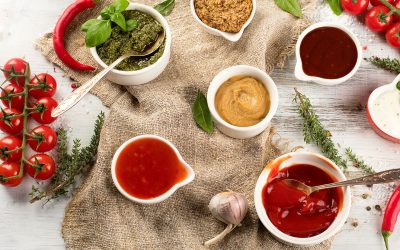 Flavours and extracts for seasonings and table sauces